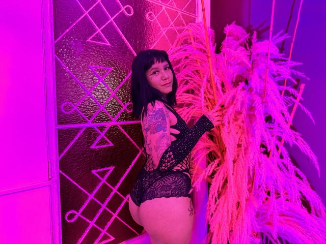 SalmaStonne - Live porn &amp; sex cam - 24963133