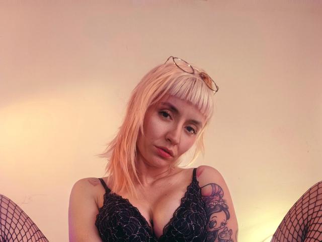 SaraleePoison - Live porn &amp; sex cam - 24966269