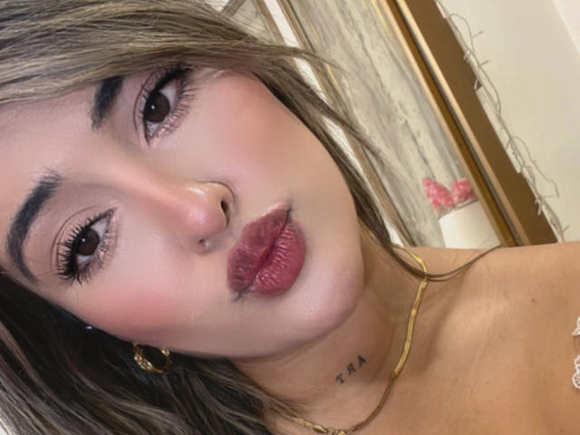 MaeCollins - Live porn &amp; sex cam - 24970397