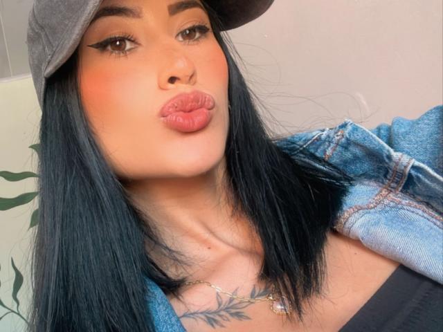 HarleyRoods - פורנו בשידור חי ומצלמת סקס - 24984477