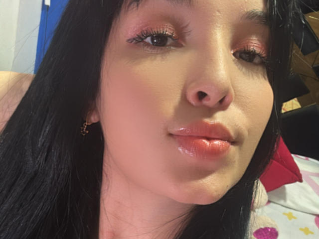 SarahGood - Live sex cam - 24986685