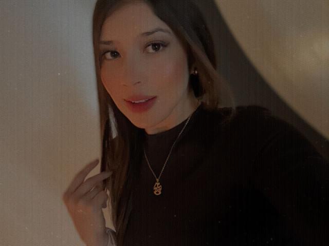 EmmaLombardi - Live sex cam - 24987597