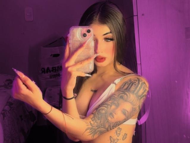 AdelaFlow - Sexe cam en vivo - 24991817