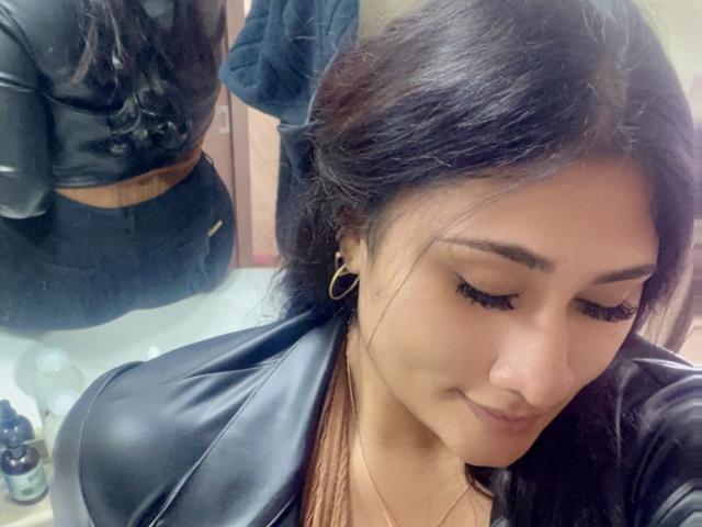 ShiaraRussi - Élő pornó és szexkamera - 24992509