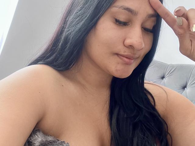 ShiaraRussi - Élő pornó és szexkamera - 24992653