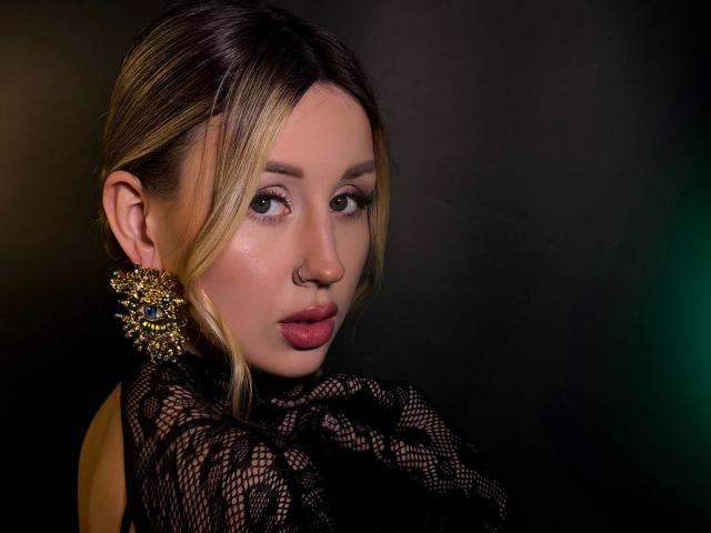 VikkyLikky - сексуальная веб-камера в реальном времени - 24993665