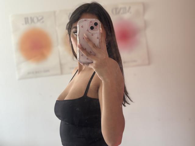 DianaFernandezz - Live sex cam - 24996373