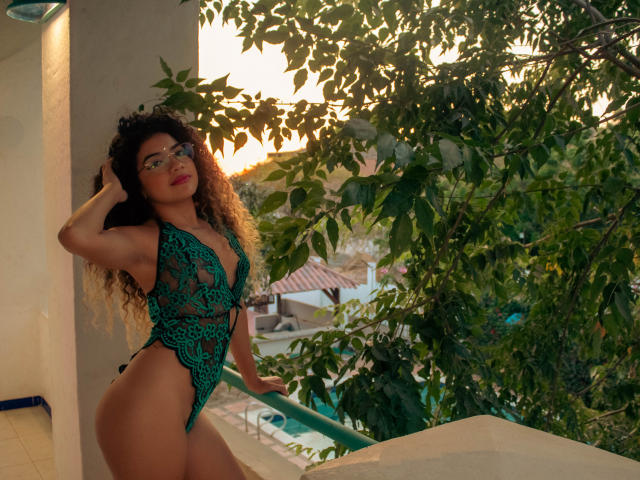 LizzaTaila - Live sex cam - 24997709