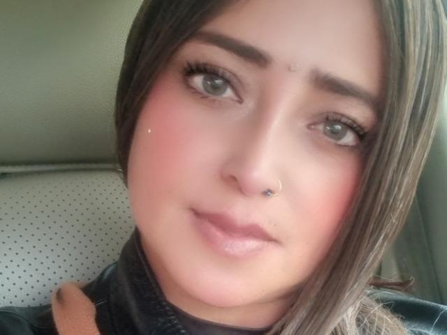 AlessadraJones - Élő pornó és szexkamera - 24999133