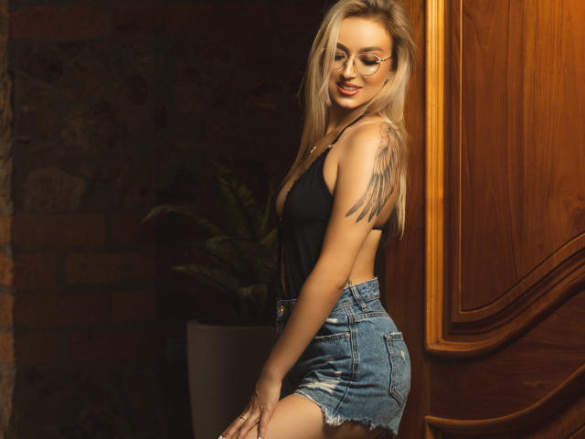 LyssaRou - Live porn &amp; sex cam - 25000657