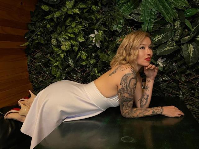 SarahRousen - Porno na żywo i seks kamera - 25001521