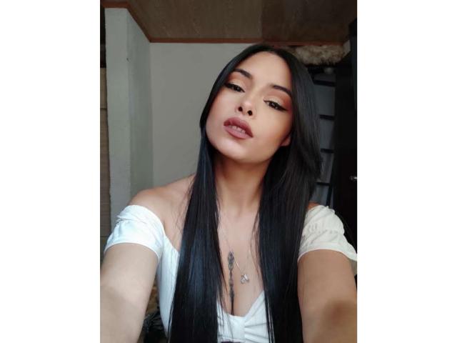 EmilyVv - Sexe cam en vivo - 25003693