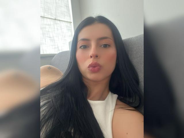 IsabellaJames - Live sex cam - 25011193