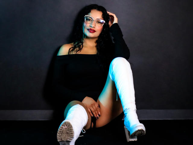 CelesteRein - Live Sex Cam - 25013317