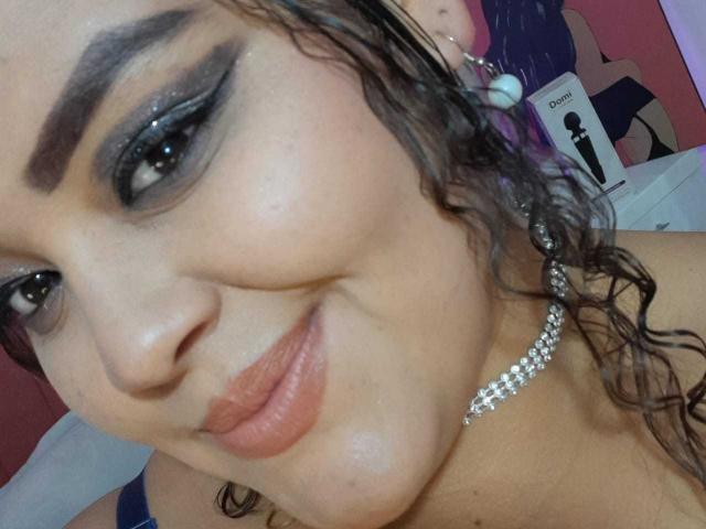 MelannieCarter - Live Sex Cam - 25016577