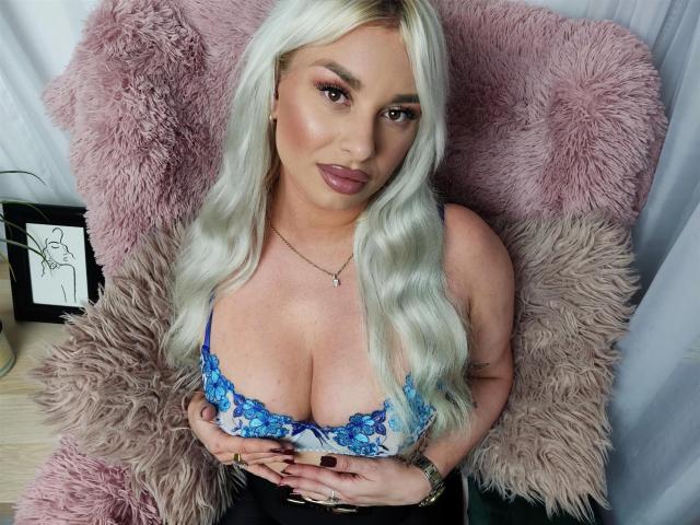 LuxuriaBlond - Sexe cam en vivo - 25018181