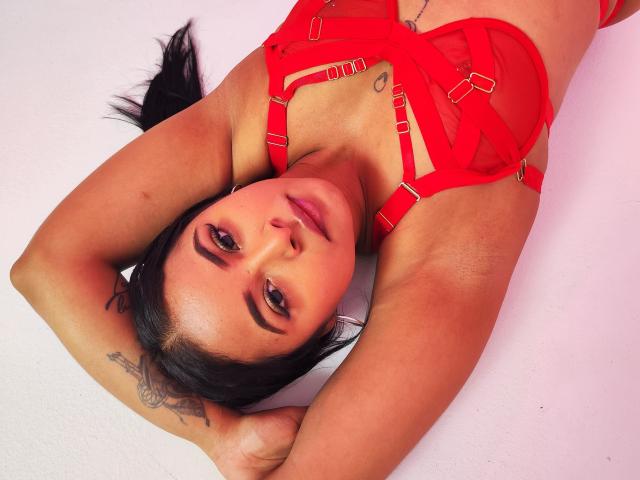 LunaaWilson - Live Sex Cam - 25025337