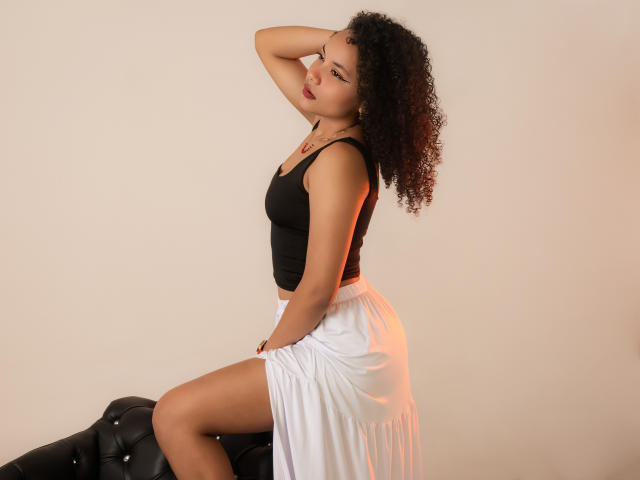 DanellaVera - Sexe cam en vivo - 25026325