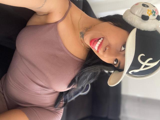 Chanelly - Live Sex Cam - 25027005