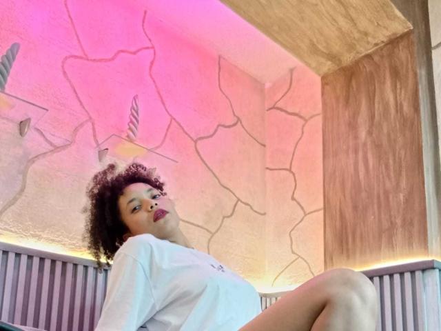 DanellaVera - Sexe cam en vivo - 25028313