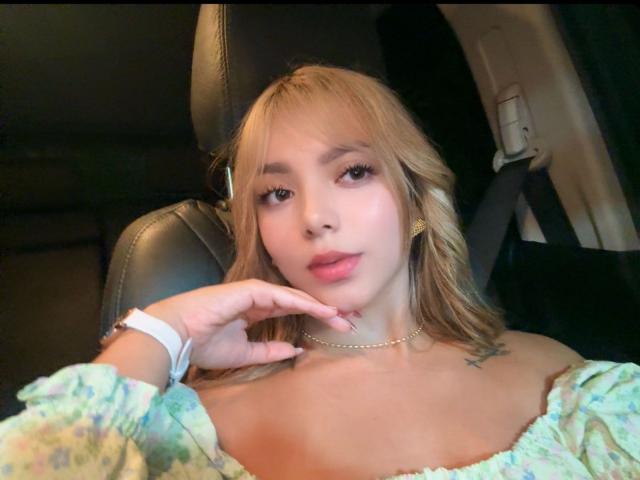 SofiaFoxx - Live porn &amp; sex cam - 25031069