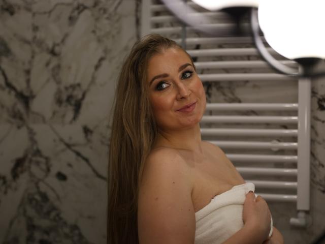 DesireAlena - Live sex cam - 25034177