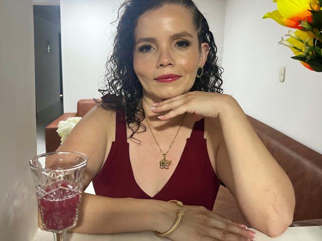 MadiFoxy - Porno na żywo i seks kamera - 25037981