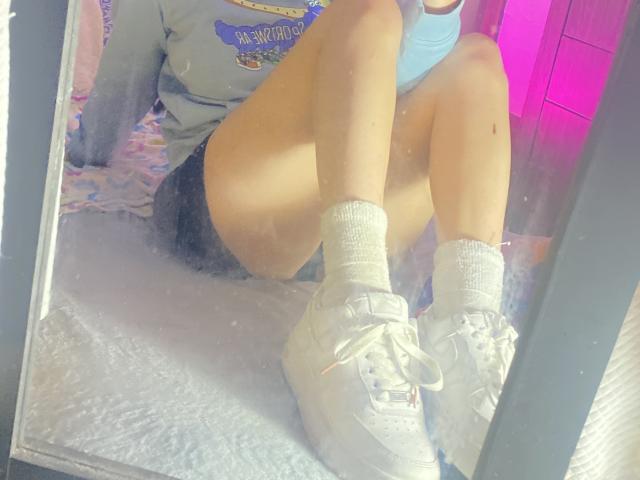 KatiaRogers - Live sex cam - 25041845