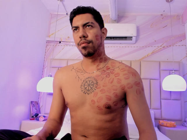 PahulAlv - сексуальная веб-камера в реальном времени - 25043545