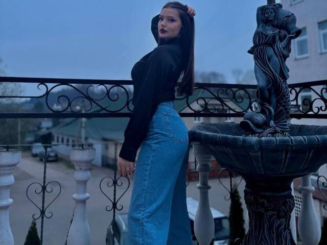 SirenScarlette - Live Sex Cam - 25049117