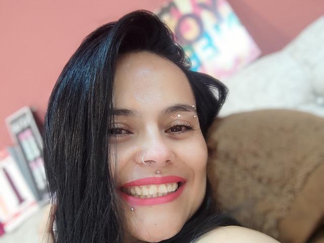 CharlotteCrofort - Live sex cam - 25051797