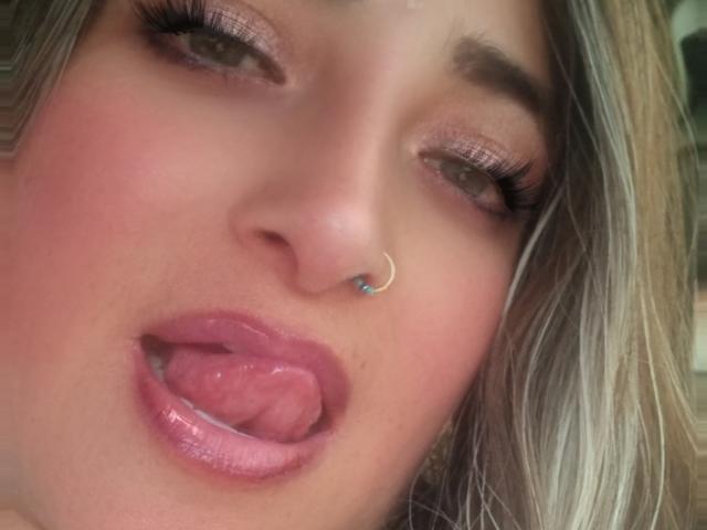 AlessadraJones - Live porn &amp; sex cam - 25054177