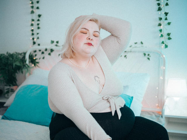 EllaBigBabe - Live porn &amp; sex cam - 25055689