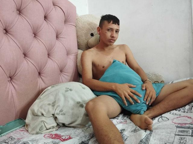 SantiagoMiller - Live porn &amp; sex cam - 25065817