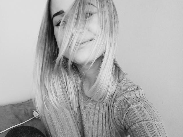 JennsiHourt - Live sex cam - 25069561