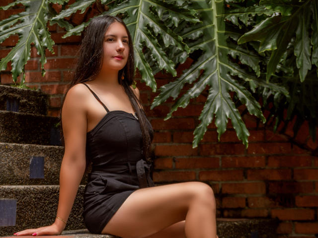 EmilyCoral - Live porn &amp; sex cam - 25073205