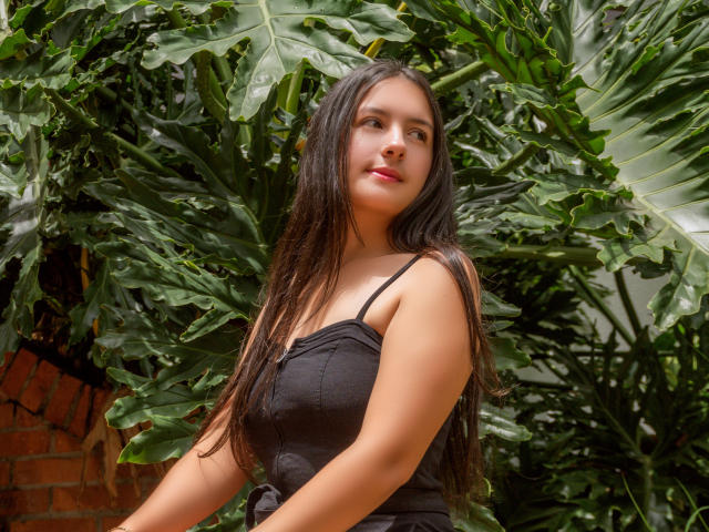 EmilyCoral - Live porn &amp; sex cam - 25073213