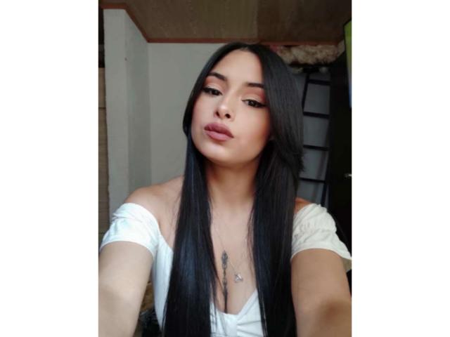 EmilyVv - сексуальная веб-камера в реальном времени - 25075713