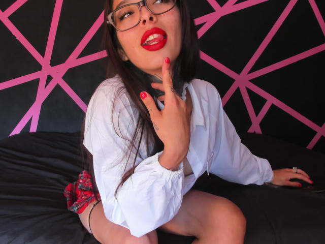 KatieSantana - Live sex cam - 25077097