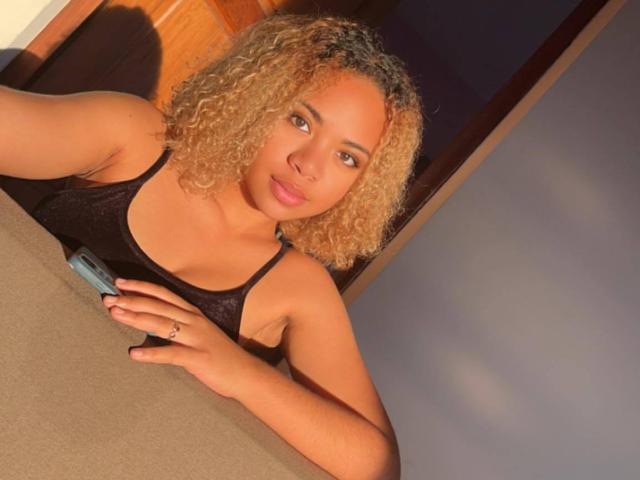 ScarletteBlaze - Sexe cam en vivo - 25078173