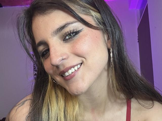 SarahhTanyas - Live sex cam - 25085469