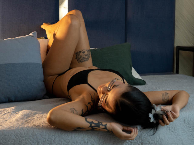 ElizabethRoux - Live porn &amp; sex cam - 25096129