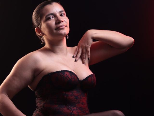 BulmaHot - ライブポルノ&amp;セックスカム - 25100757