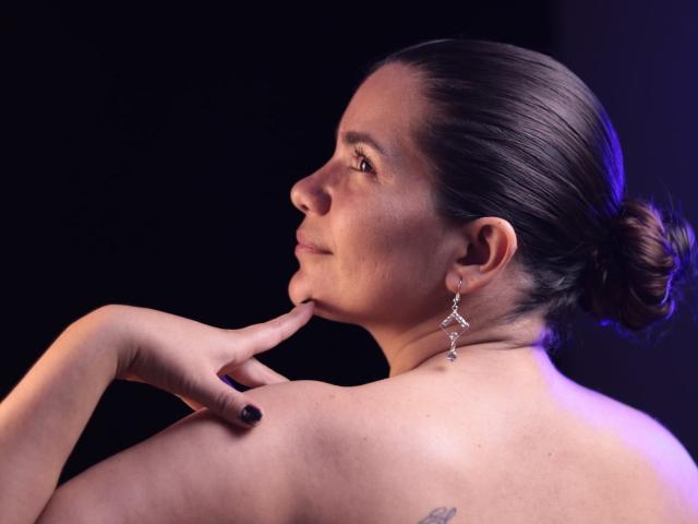 BulmaHot - Live porn &amp; sex cam - 25100769