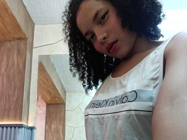 DanellaVera - Live porn &amp; sex cam - 25101169