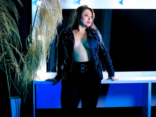 AntonellaRiquel - Live porn &amp; sex cam - 25102577