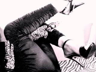 MightyGoddess - Show live hot avec cette Festichiste pulpeuse sur la plateforme Xlovecam 