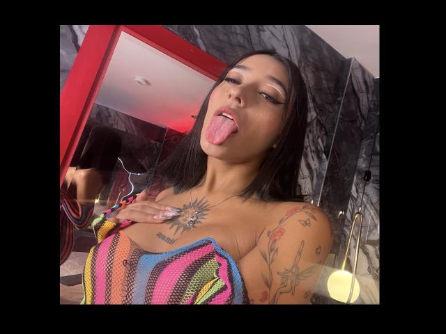 SalomeMille - Live porn &amp; sex cam - 25107317