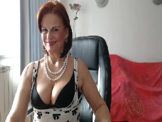 CleopatraHotX - Show sex avec cette Femme d'un certain age d'une rousseur incroyable sur Xlovecam.com 