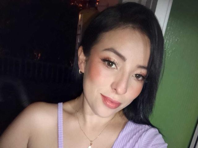 DanielleAdams - Live sex cam - 25110373